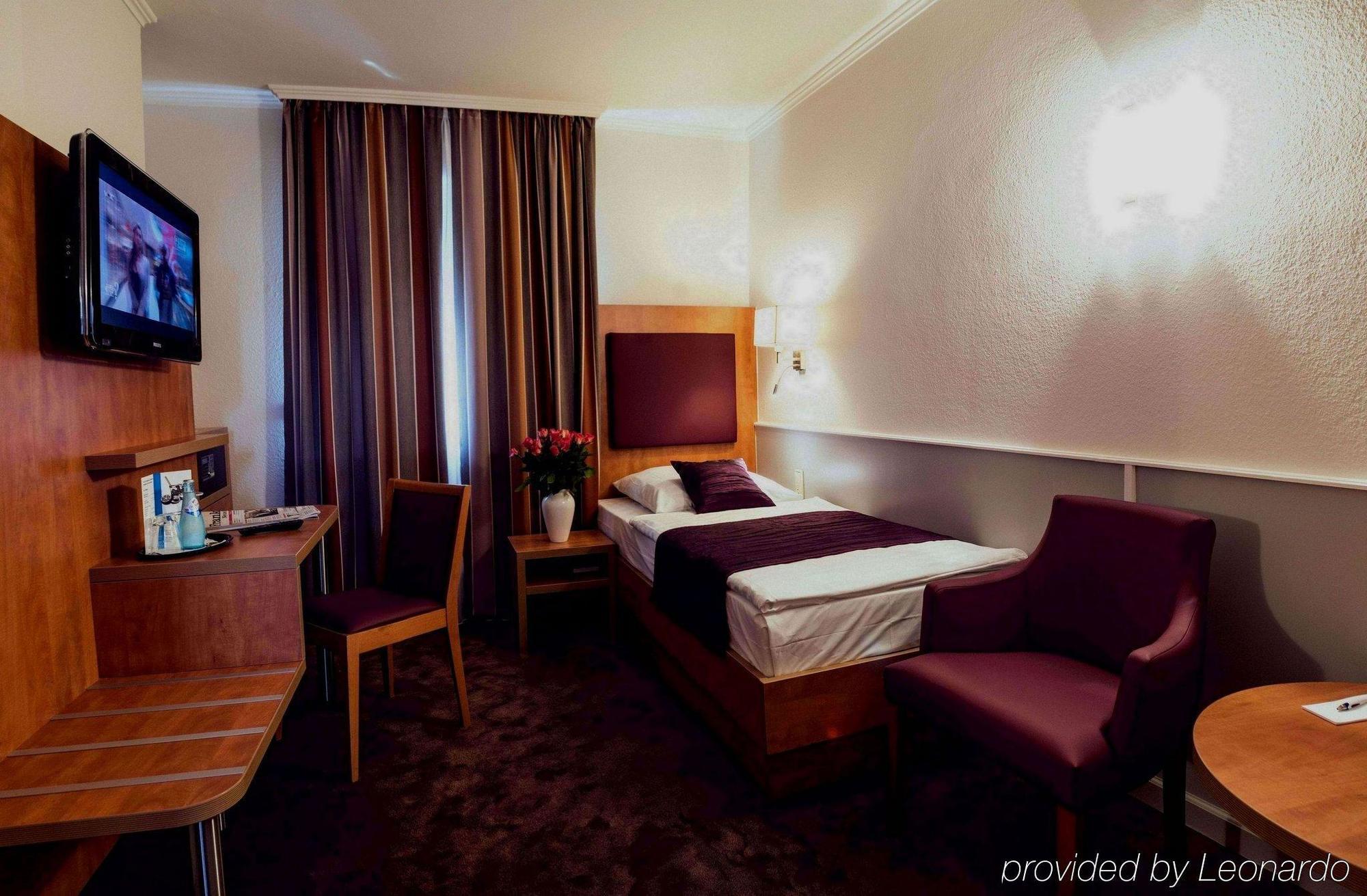Hotel Niederrad Frankfurt am Main ภายนอก รูปภาพ