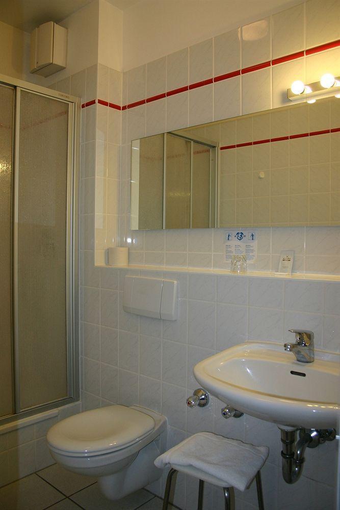 Hotel Niederrad Frankfurt am Main ห้อง รูปภาพ